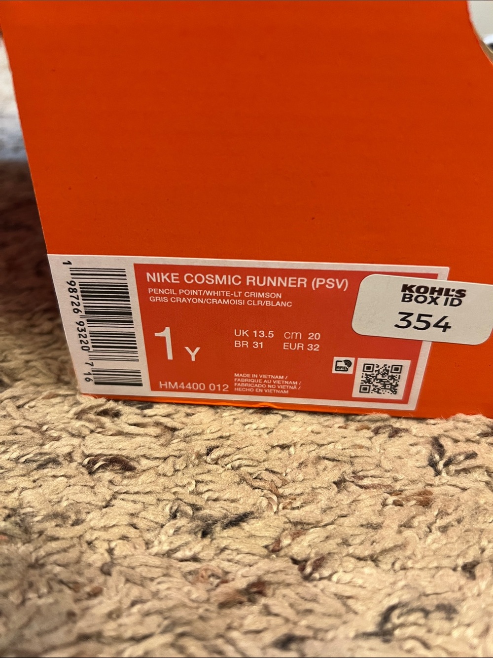 Boys Nike Cosmic Runner Sneakers - Picture 9 of 10